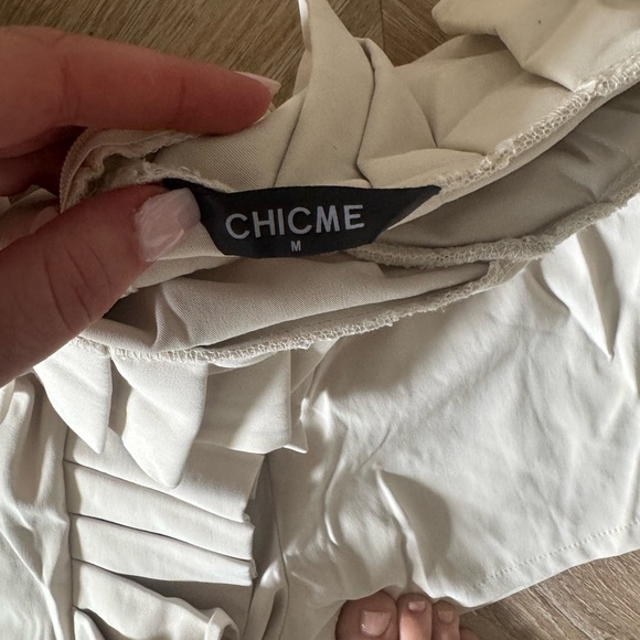 Chic Cream Ruffled Shorts - Picture 2 of 3